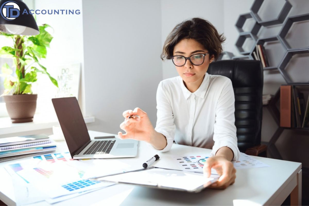 Outsource bookkeeping for small business services and financial management
